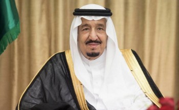 خادم الحرمين للمواطنين والمقيمين: أقدر بشكل كبير قضاءكم العيد في بيوتكم ملتزمين بكل وعي ومسؤولية بإجراءات التباعد الاجتماعي
