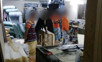 “أمانة الطائف” تضبط وافدين يمتهنون تصنيع الأثاث وتلبيس الكنب داخل استراحة