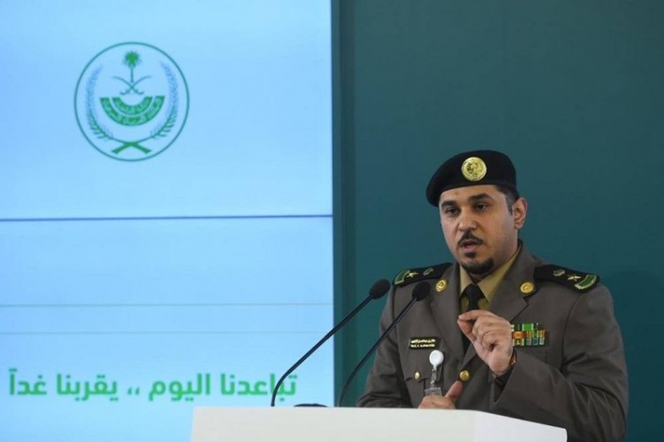 «الداخلية»: التجمعات ممنوعة كلياً في المنازل والاستراحات.. أبلغوا عن المخالفين
