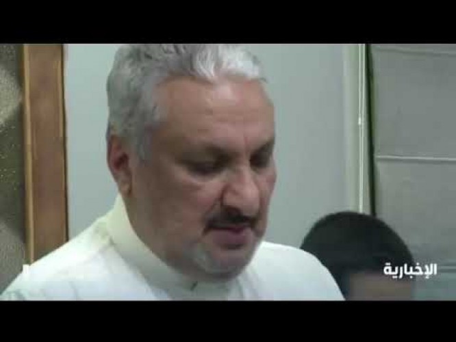 فيديو | مواطن حول أحد غرف منزله إلى مصلى