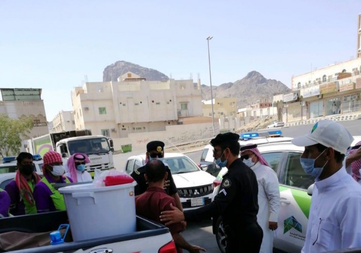 مصادرة 1609 كجم خضروات وفواكه وإتلاف 430 كيس سوبيا في مكة