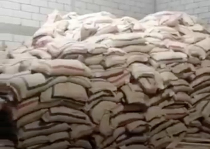 مكة.. “التجارة” تضبط مستودعًا لتخزين 380 طن أرز بغرض رفع سعره