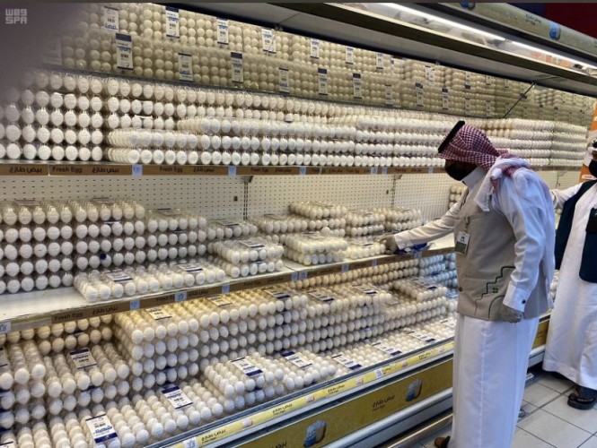 للتأكد من الاشتراطات الصحية .. أكثر من 400 جولة رقابية على منافذ بيع الأغذية بنجران