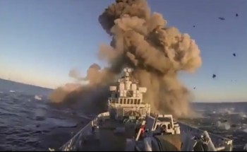فيديو.. القوات البحرية في الجيش الإيراني تنفي صحة الفيديو الذي يظهر لحظة إصابة البارجة الإيرانية بخليج عمان
